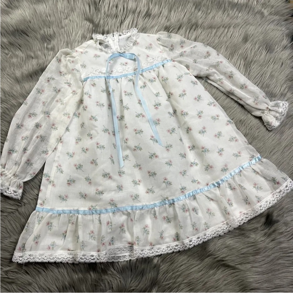 Vintage Bow Age 70s Ivory Blue Floral Ruffle Girls Prairie Frilly Dress